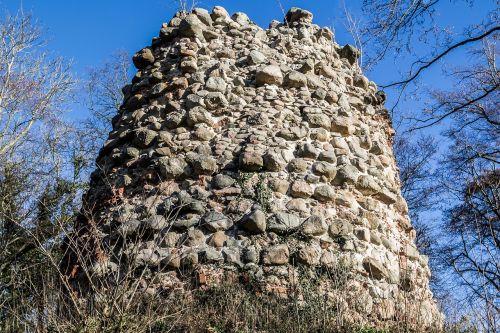 middle ages fangelturm ruin