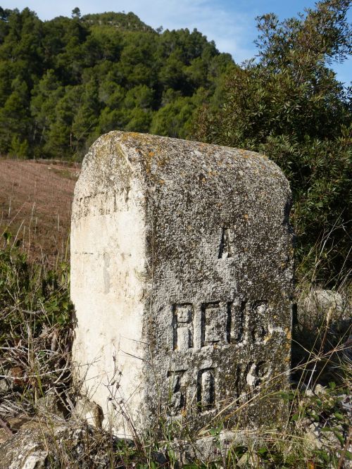 milestone boundary stone road