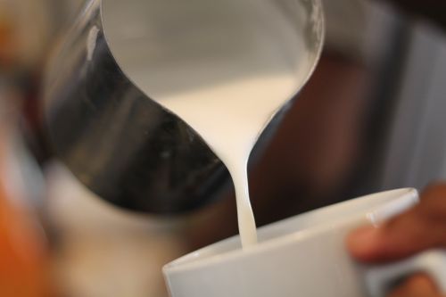 milk pour cup
