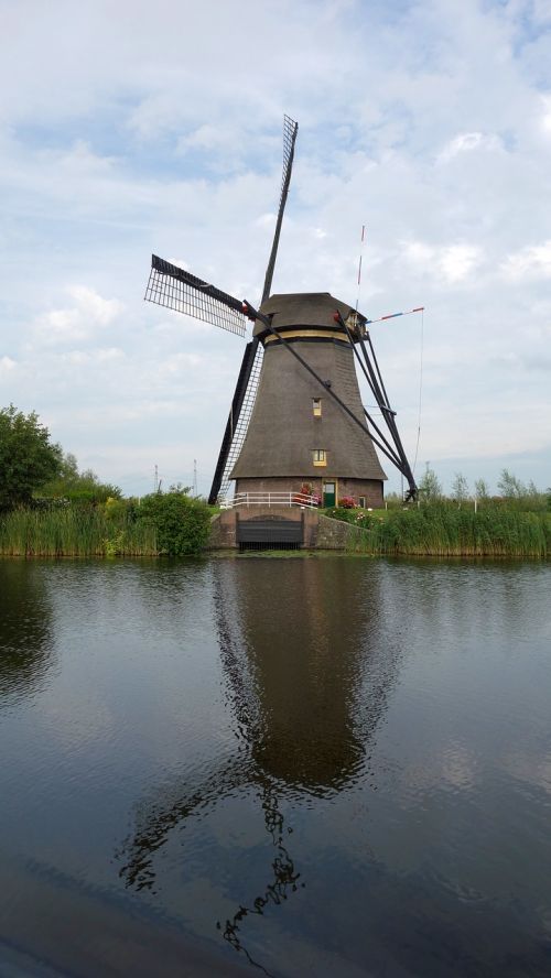 mill reflection kinderdijk