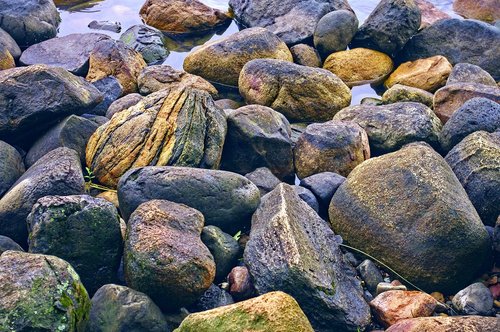 mille lacs lake rock  rock  stones