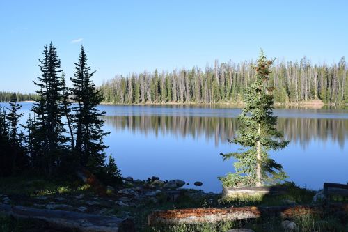 mirror lake mountain scene morning