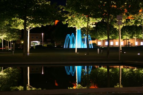 mirroring night water