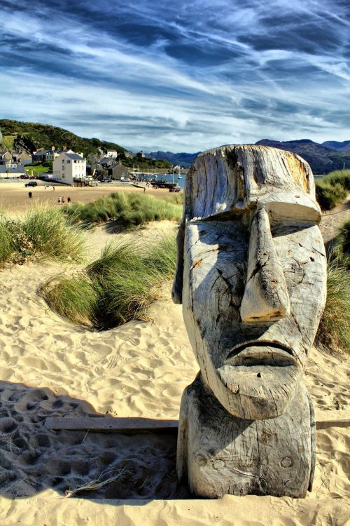 moai sculpture barmouth