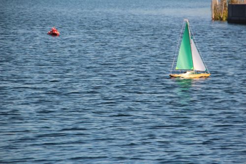 model boat lake remotely controlled