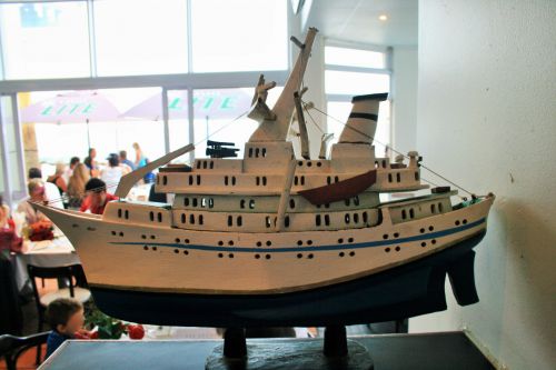Model Luxury Yacht