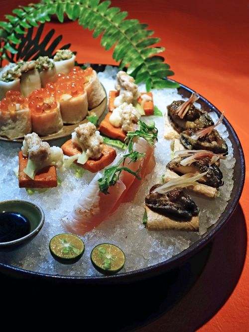 sushi modern cuisine seafoods