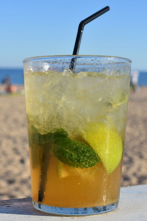 mojito beach drink