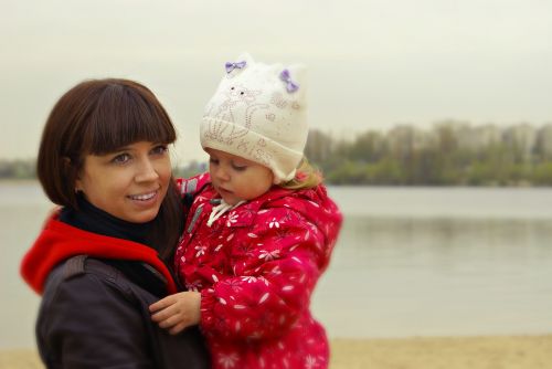 mom and daughter quay autumn