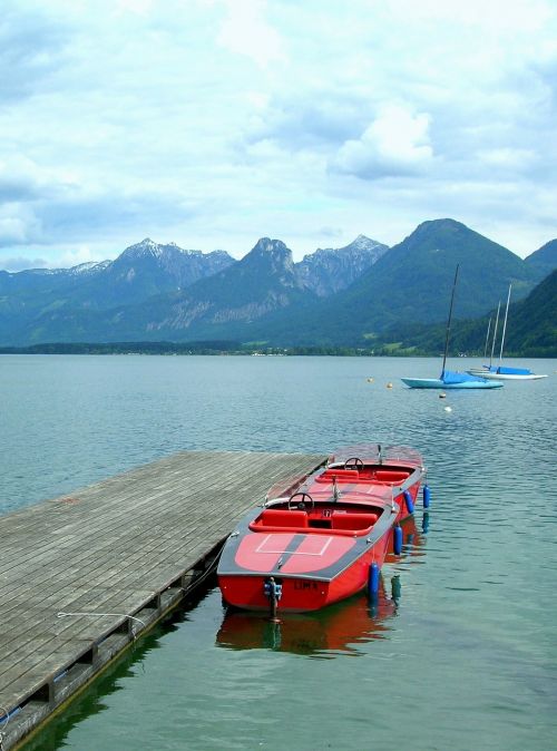 mondsee lake powerboat
