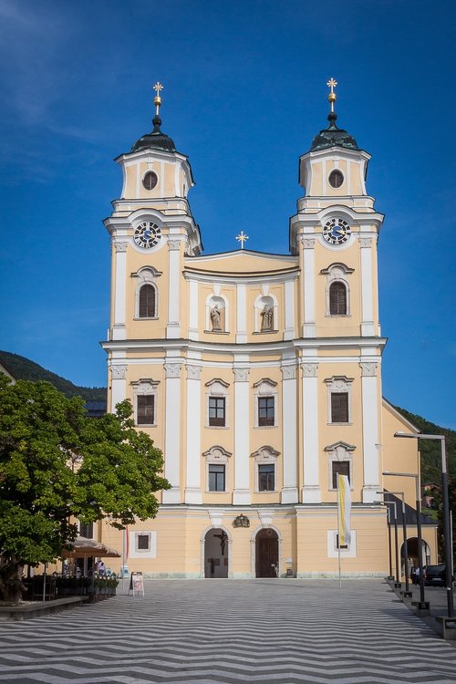 mondsee  basilica  austria