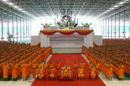 monks thailand priesthood
