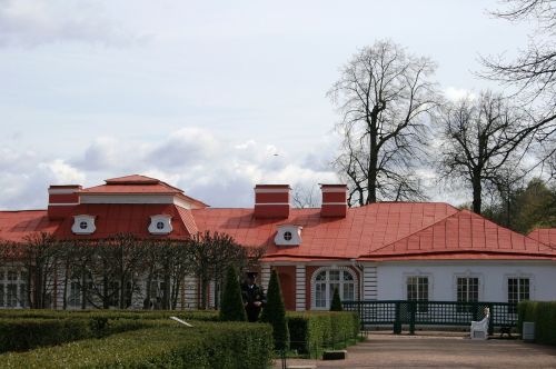monplaisir palace building historic