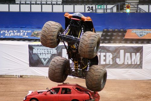 monster truck jump extreme