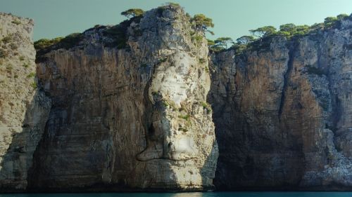 montagna spaccara cliff sea