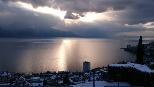 montreux  winter  lake