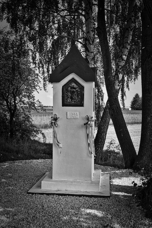 monument religious stone