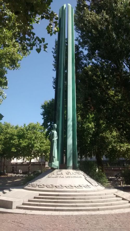 monument obelisk markets