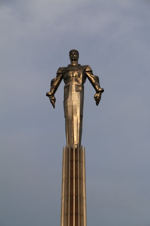 monument statue sculpture