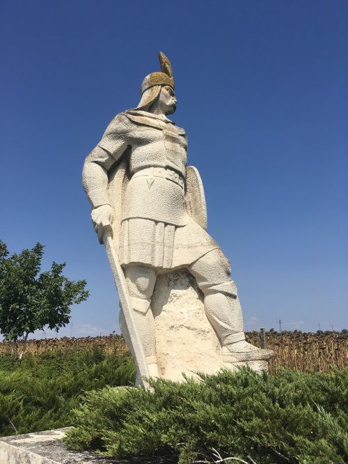 monument communist soldier