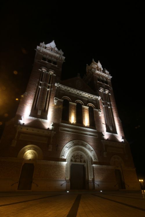 monument night lights