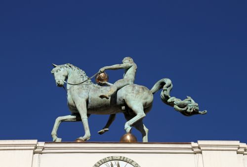 monument iron horse