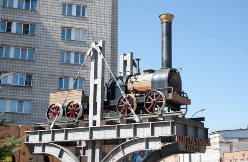 monument  old steam locomotive  historical steam train