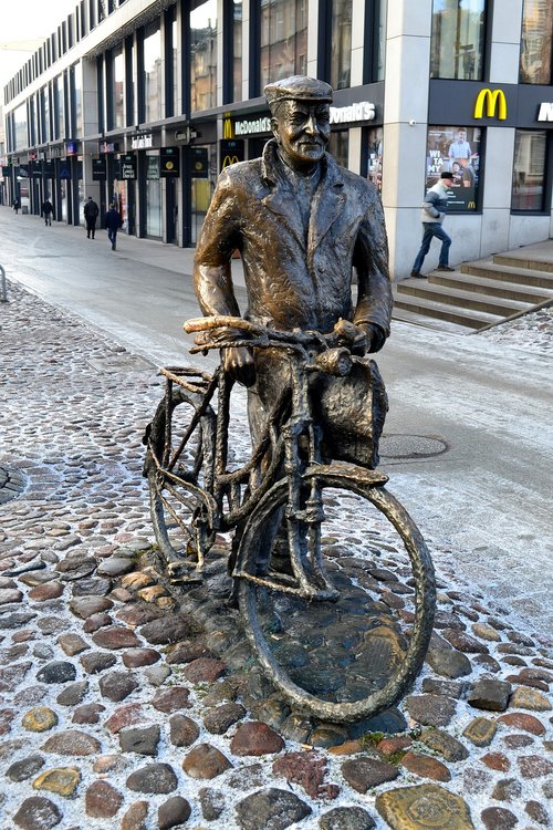 monument  poznan  poland