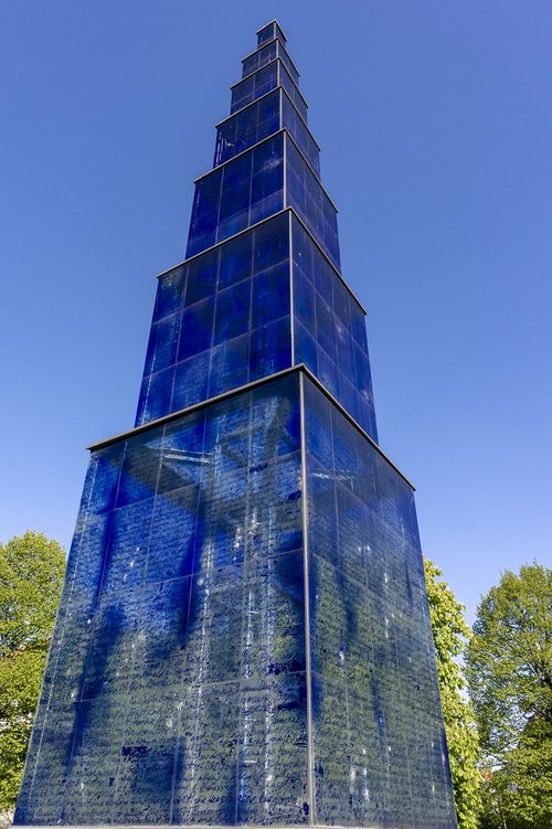 monument  glass  graded