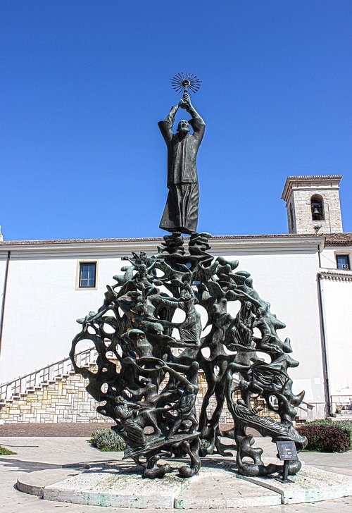 monument  sculpture  bronze