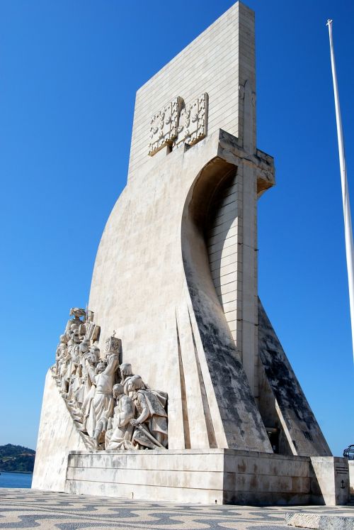 monument explorers lisbon