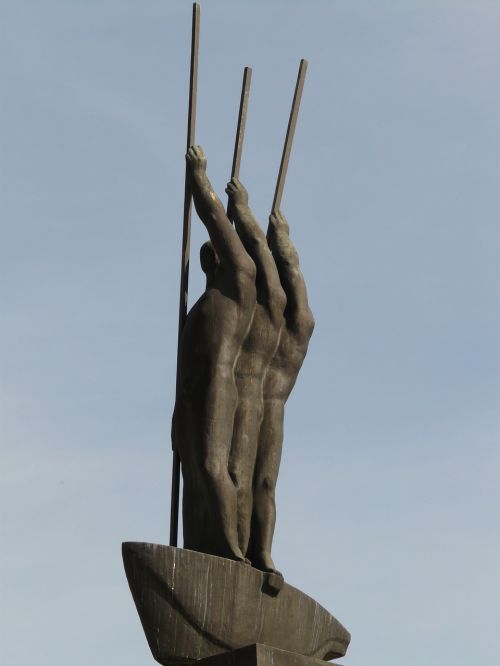 monument bronze statue