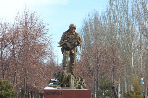 monument statue men