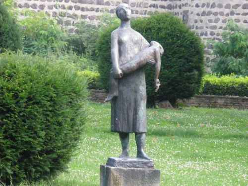 monument mother mourning