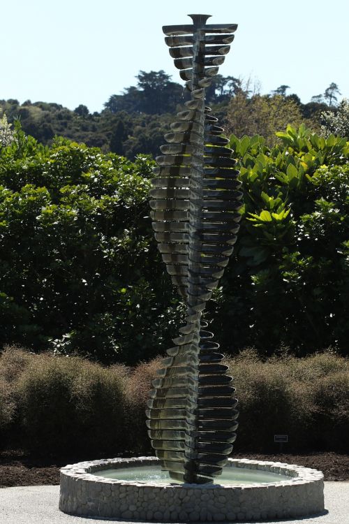 monument garden fountain