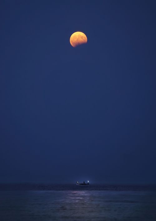 moon sea boat