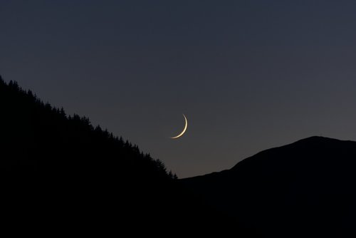 moon  moonset  crescent moon