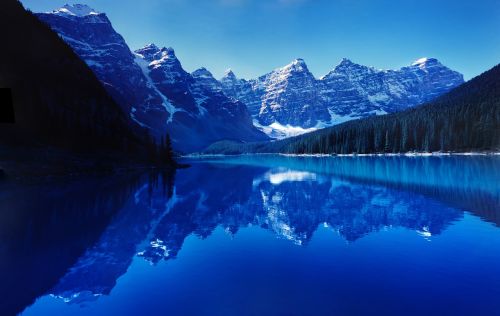 moraine lake reflection water