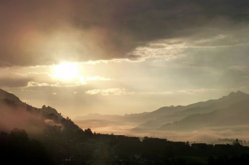 morgenstimmung clouds mountains