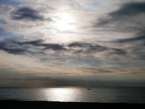 morning sea light