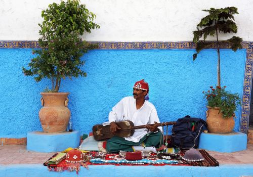 moroccan street performer