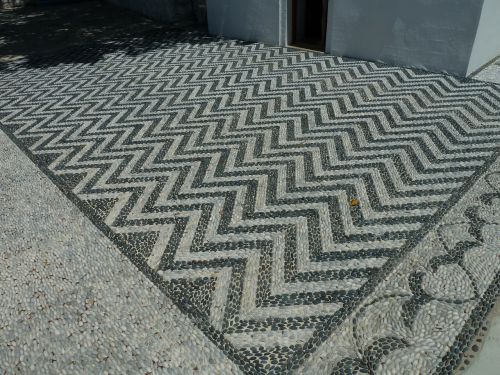 mosaic black piecing together