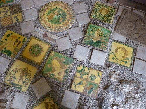 mosaic flow tile