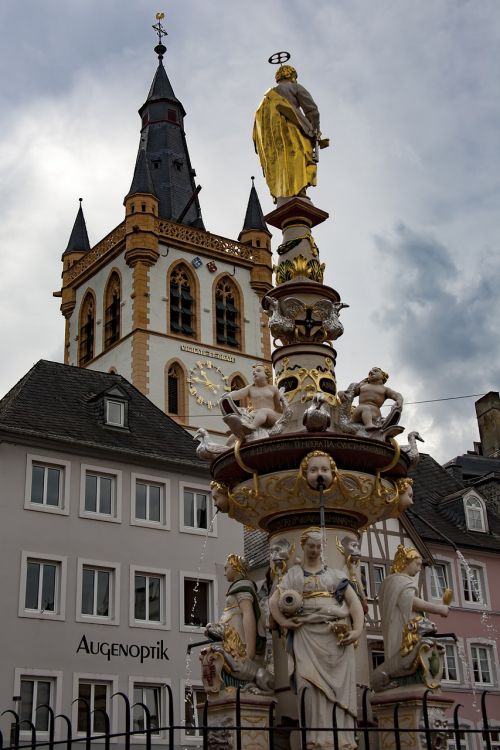 mosel trier fountain