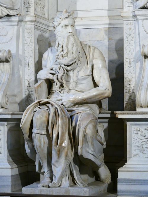 moses horned statue