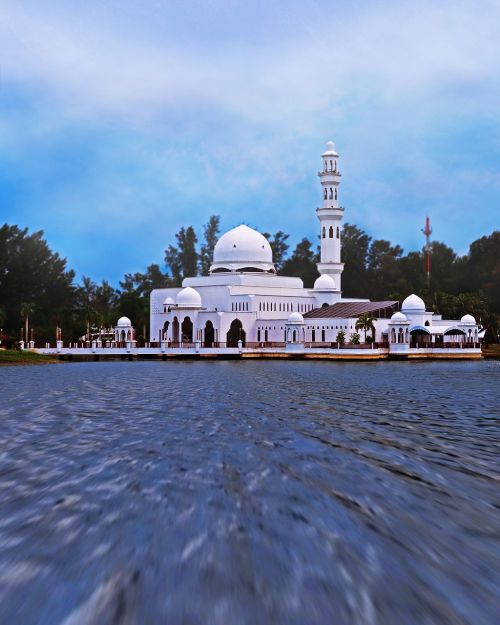 mosque float building