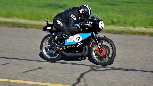motorcycle  hillclimb  suzuki tr 250 replica