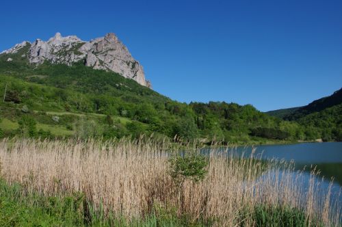 mountain bugarach lake