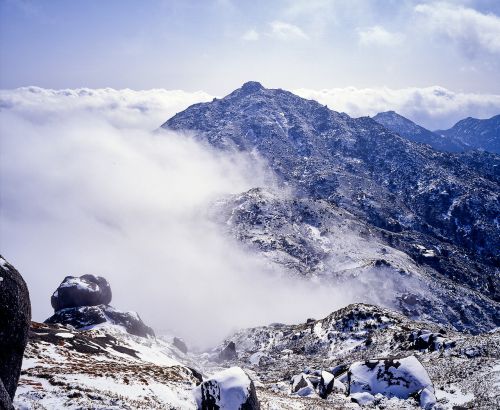 mountain snow cloud