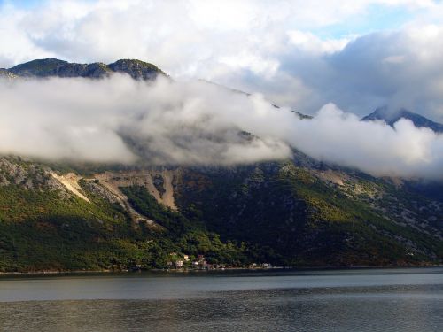 mountain clouds sea